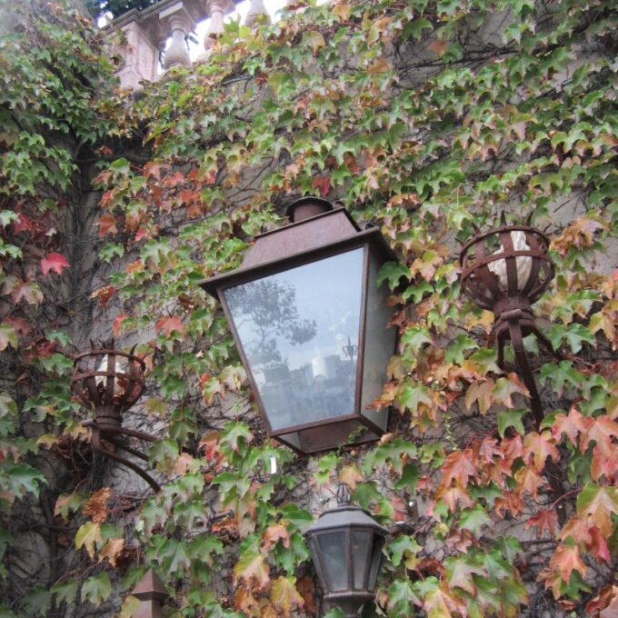 Gothic Style Lampadaire - Image 3