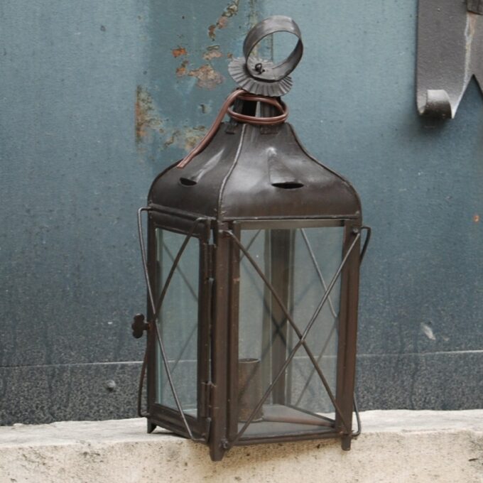Snail Lantern