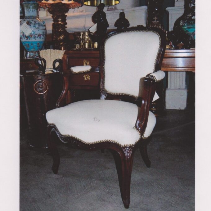 Lovely Luis XV Period Fauteuil In Walnut C.1770 - Image 2