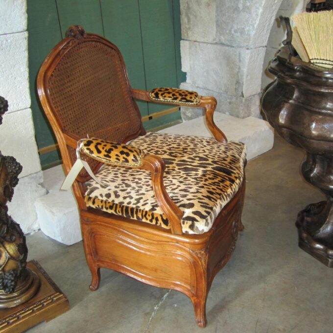 An 18th Century Louis XV Chaise Percee - Image 3