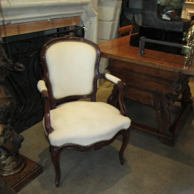 Lovely Luis XV Period Fauteuil In Walnut C.1770 - Image 4