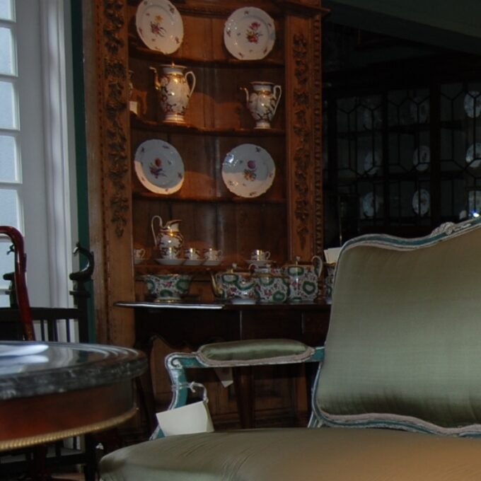 A Very Good 18th Century George III Pine Corner Cabinet - Image 3