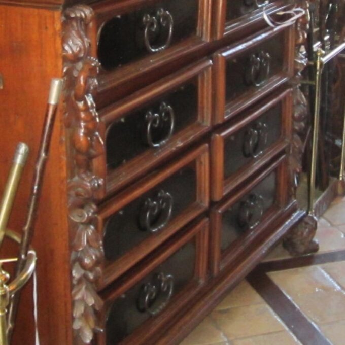 A Very Good Early 18th Century Italian Baroque Chest Of Drawers - Image 4