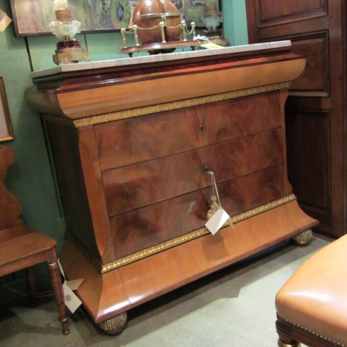 A Beautiful 19th Century Isabella Chest Of Drawers - Image 2