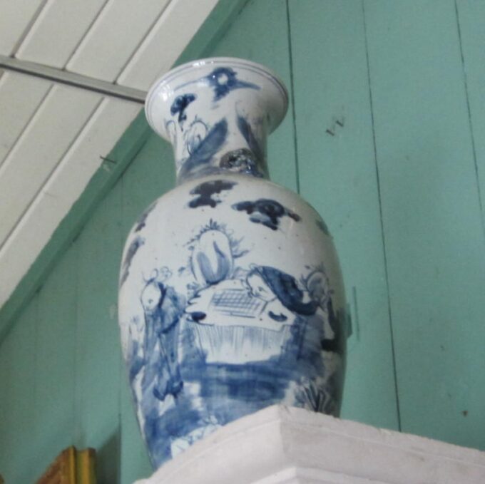 Pair Of Late 19th Century Chinese Porcelain Vases - Image 2
