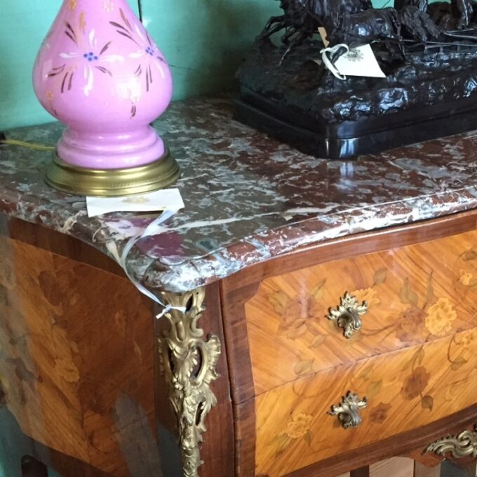 Important Louis XV Ormolu Mounted Tulipwood and Purplewood Marquetry Commode - Image 4