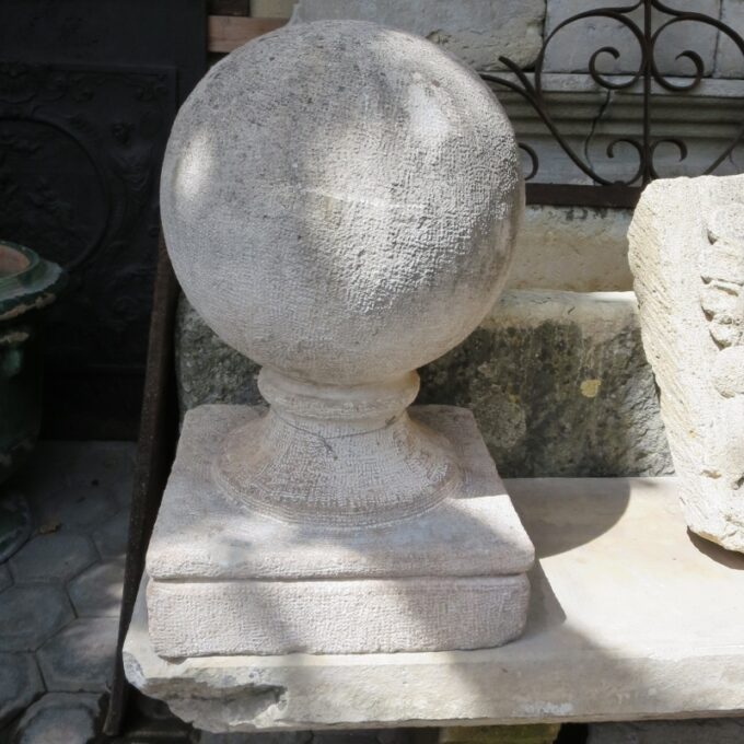 19th Century Hand Carved  Stone ball Sphere finial - Image 4