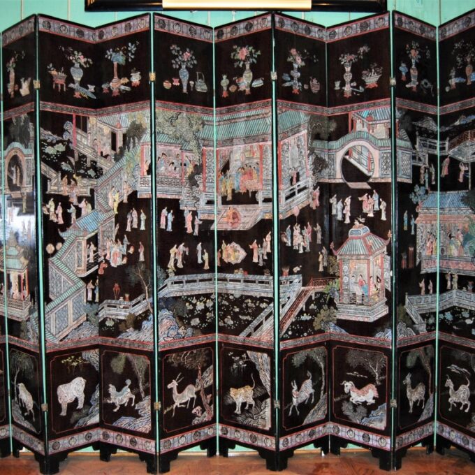 Exquisite 18th Century Kang-hsi Dynasty Coromandel 12 Panel Screen - Image 2