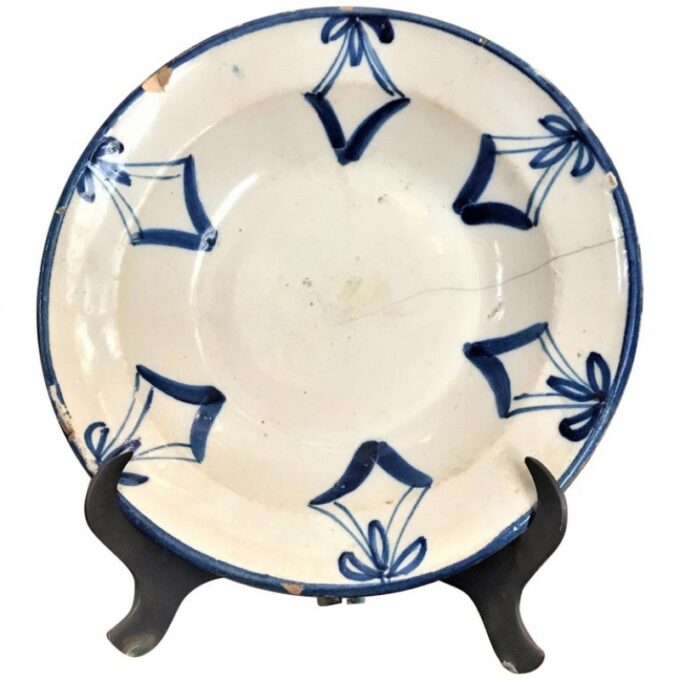 18th C. Vide poche Faience Plate Bowl Toledo on Stand Decorative Antique Object