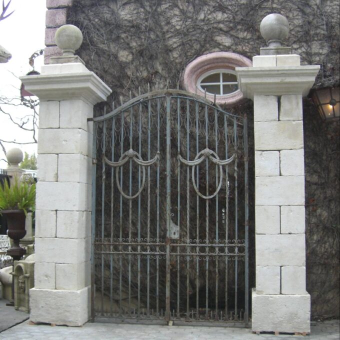 Elegant & Grand Pair of Antique Wrought Iron Driveway Entrance Gates for portal - Image 2