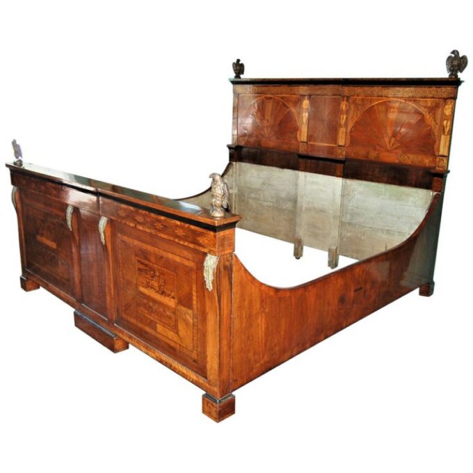 Large and impressive 18th century Venetian bed detailed with cartouches