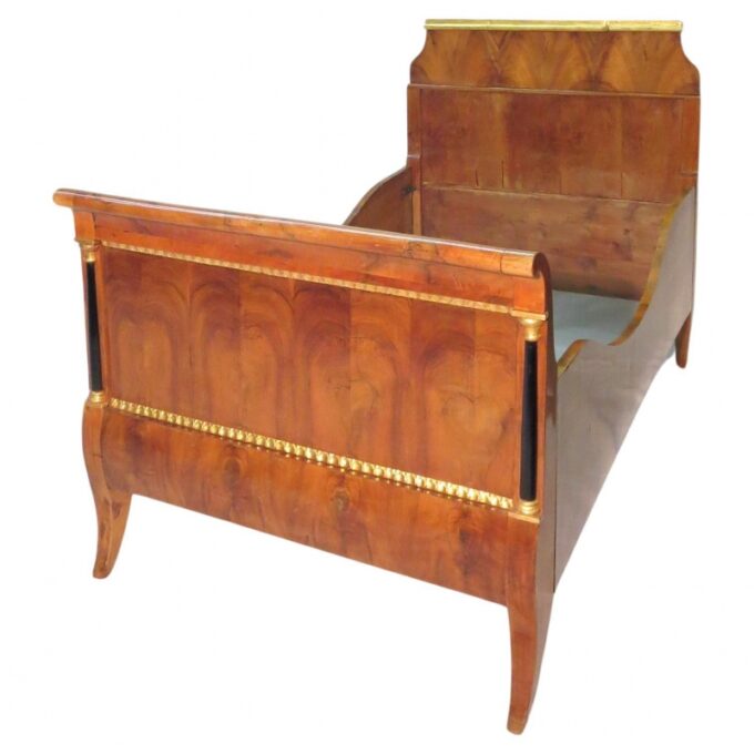 19th Century Biedermeier Directoire style Twin Daybed Walnut & Gilded decoration