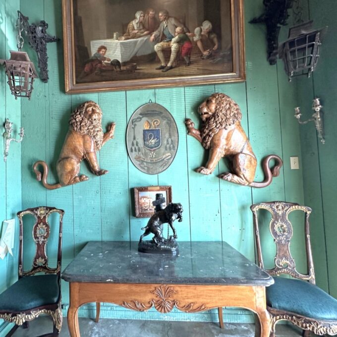 18th C. Pair Hand Carved Wood Statues Wall mount Sculpture Regal Big Cats Lions - Image 2