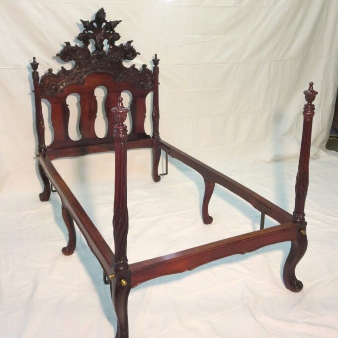 Fine Sculpted Colonial Portuguese 17th C. Jacaranda Bed Torsade Posts & finials - Image 2