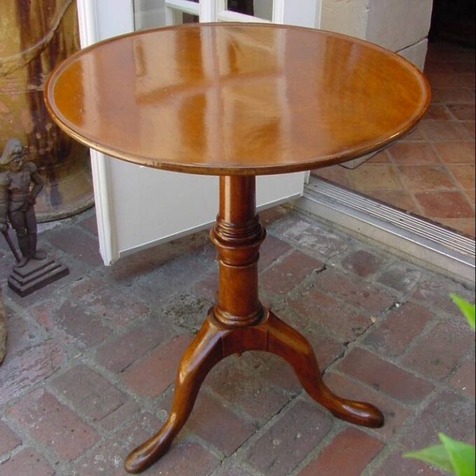 18th Century Queen Anne Tripod Table