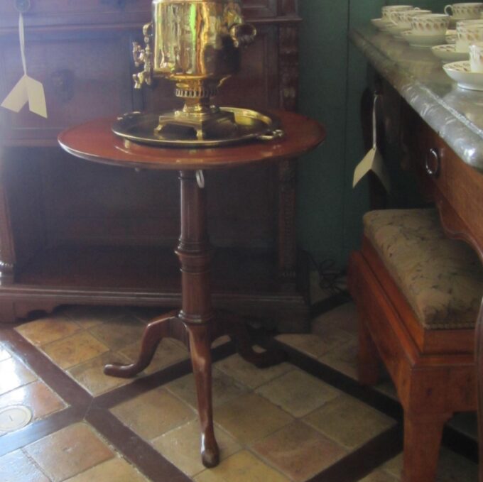 18th Century Queen Anne Tripod Table - Image 2