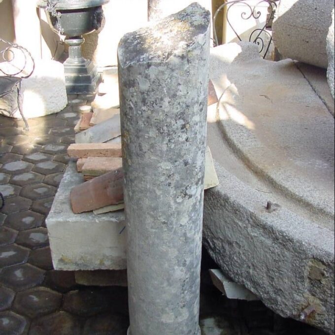 18th C. Columns - Image 2